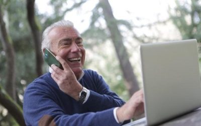 How to Help Senior Loved Ones Connect Through Technology